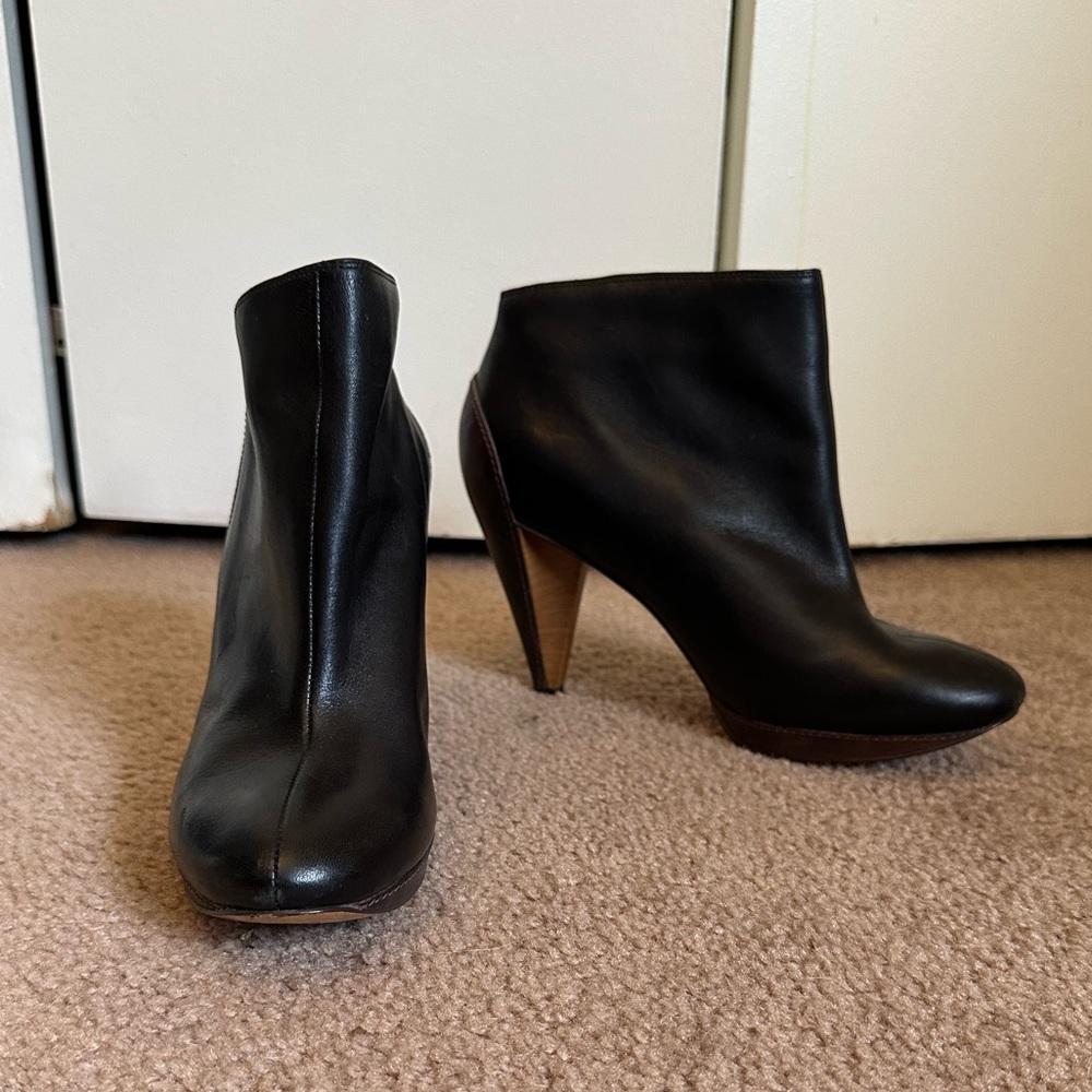 Fossil ankle boots